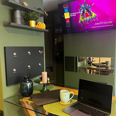 Cozy Charming Spot - Superb Location Pinki