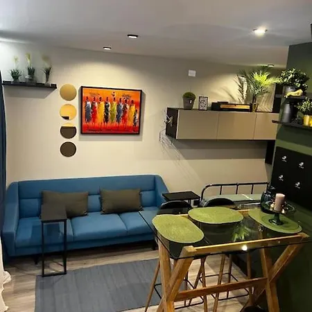 Cozy Charming Spot - Superb Location Pinki